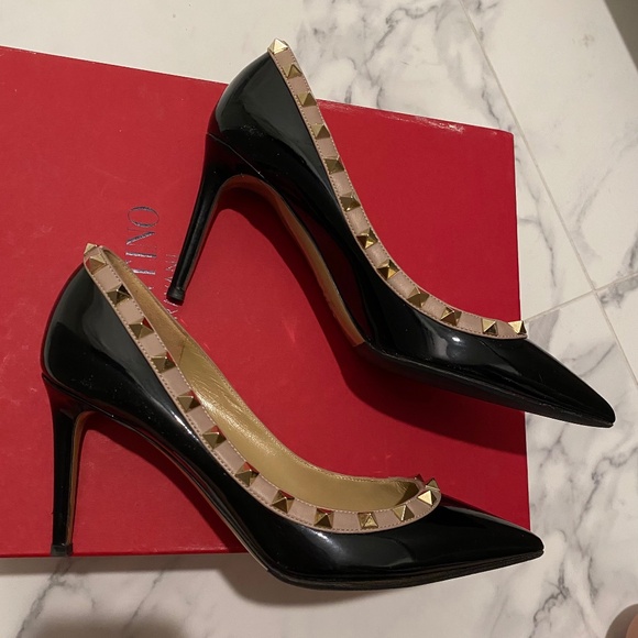 Valentino Garavani Rockstud Patent Leather Black Heels 37.5 - Picture 3 of 8